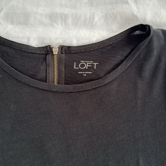 🐞Loft black cotton tee with zipper closure on back. Size XS. - Picture 4 of 8